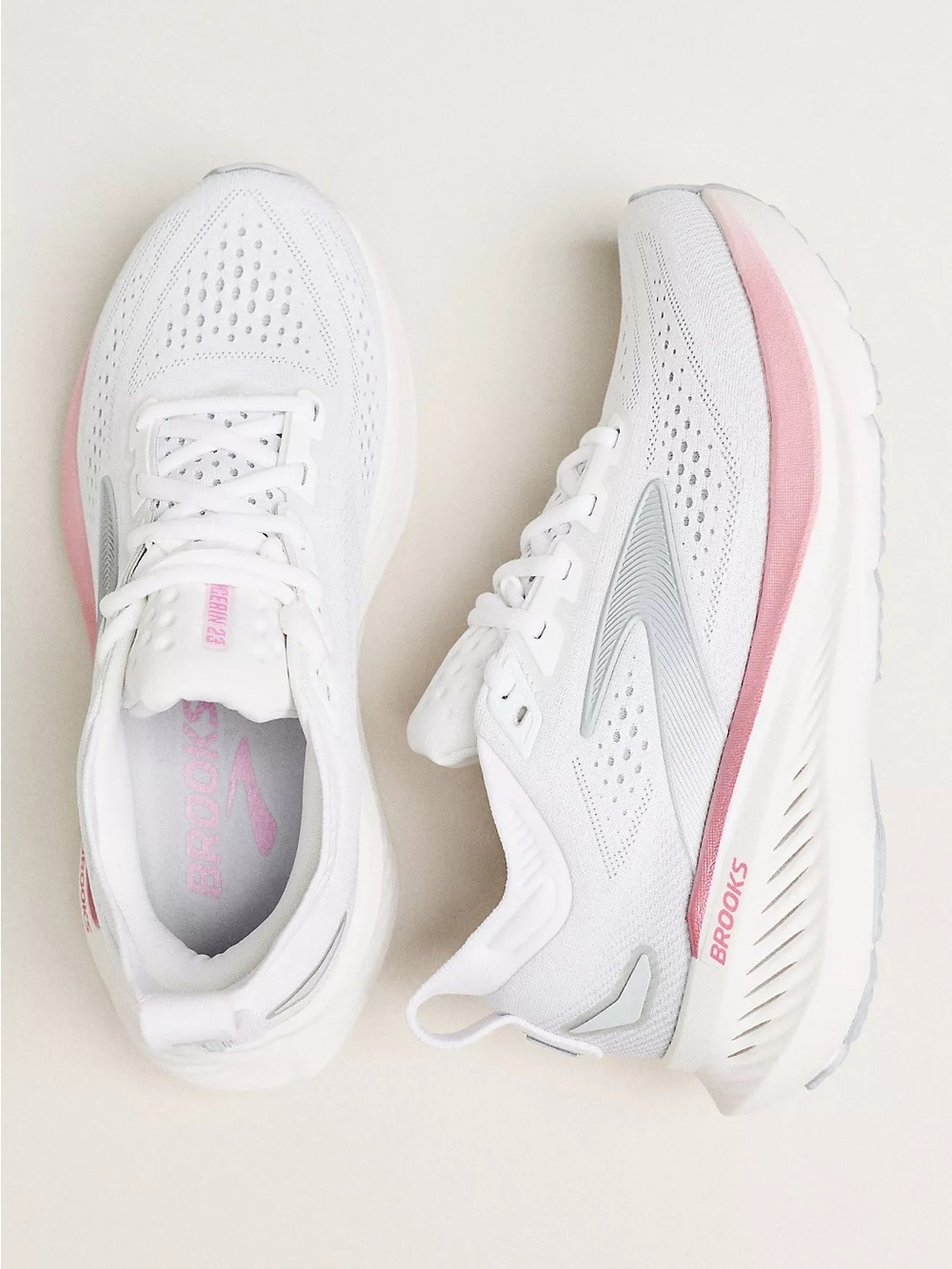 Brooks Glycerin 23 Sneakers in Ivory White and Pink